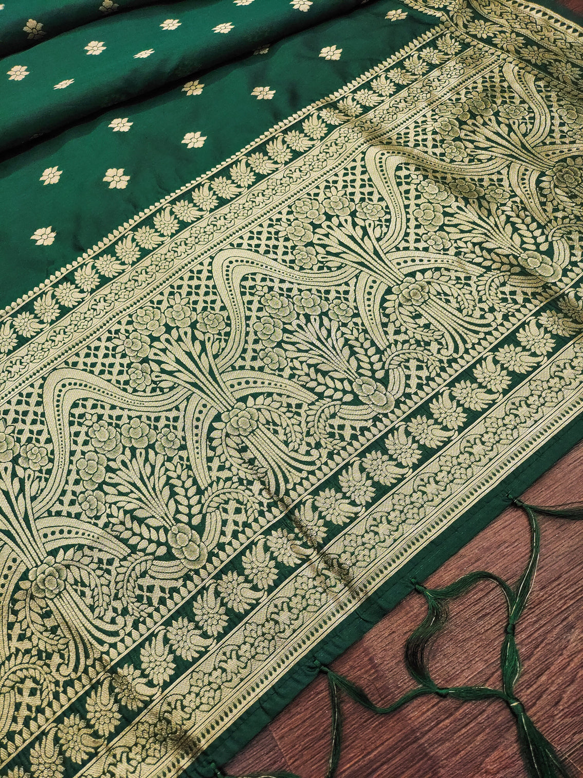Green Banarasi Silk Blend Traditional Ethnic Woven Patola Dupatta For WOMEN | DEVANGI
