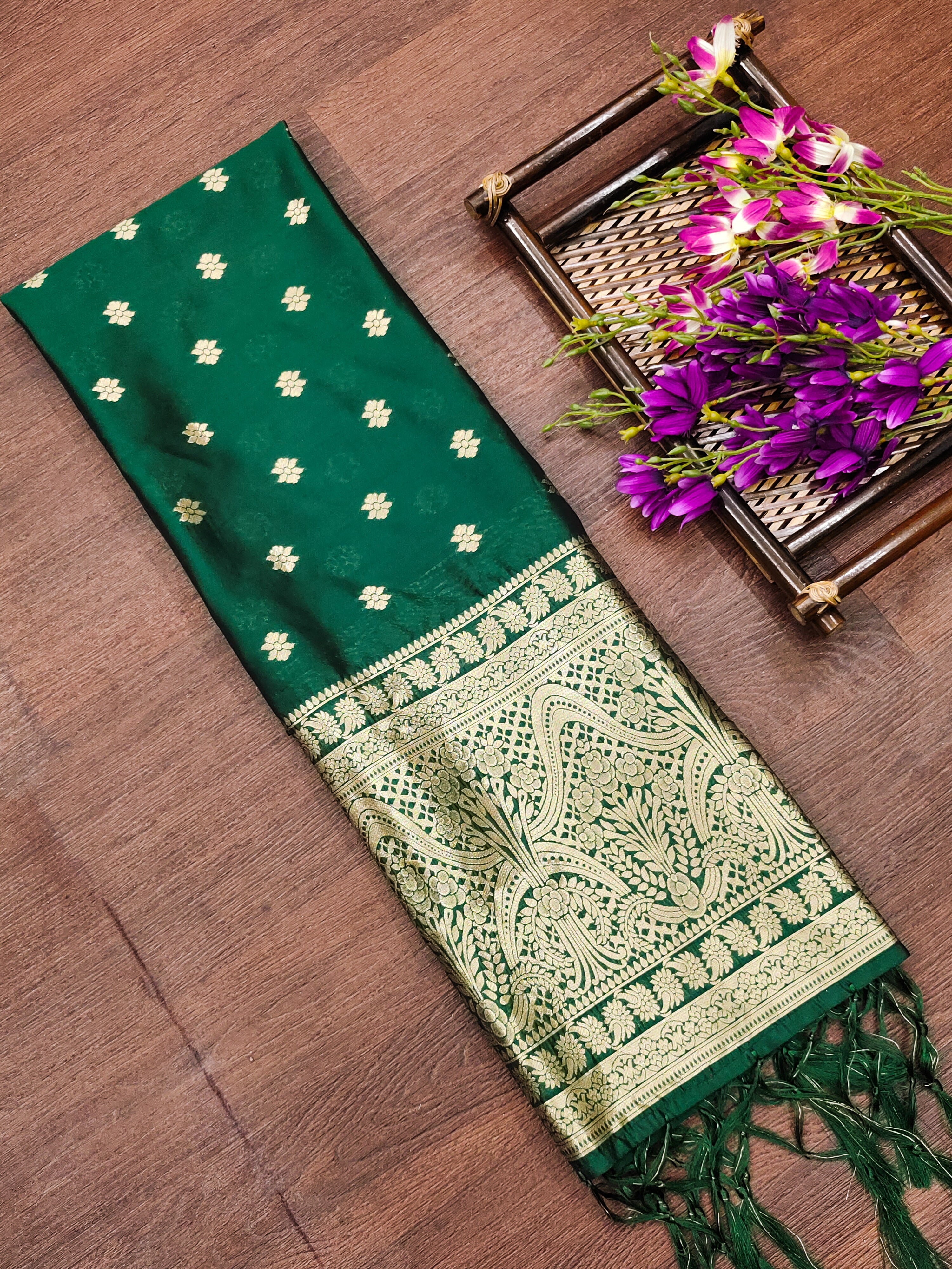 Green Banarasi Silk Blend Traditional Ethnic Woven Patola Dupatta For WOMEN | DEVANGI
