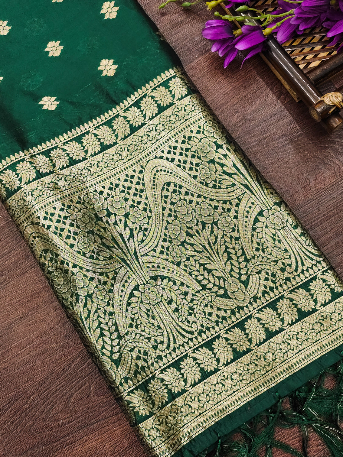 Green Banarasi Silk Blend Traditional Ethnic Woven Patola Dupatta For WOMEN | DEVANGI
