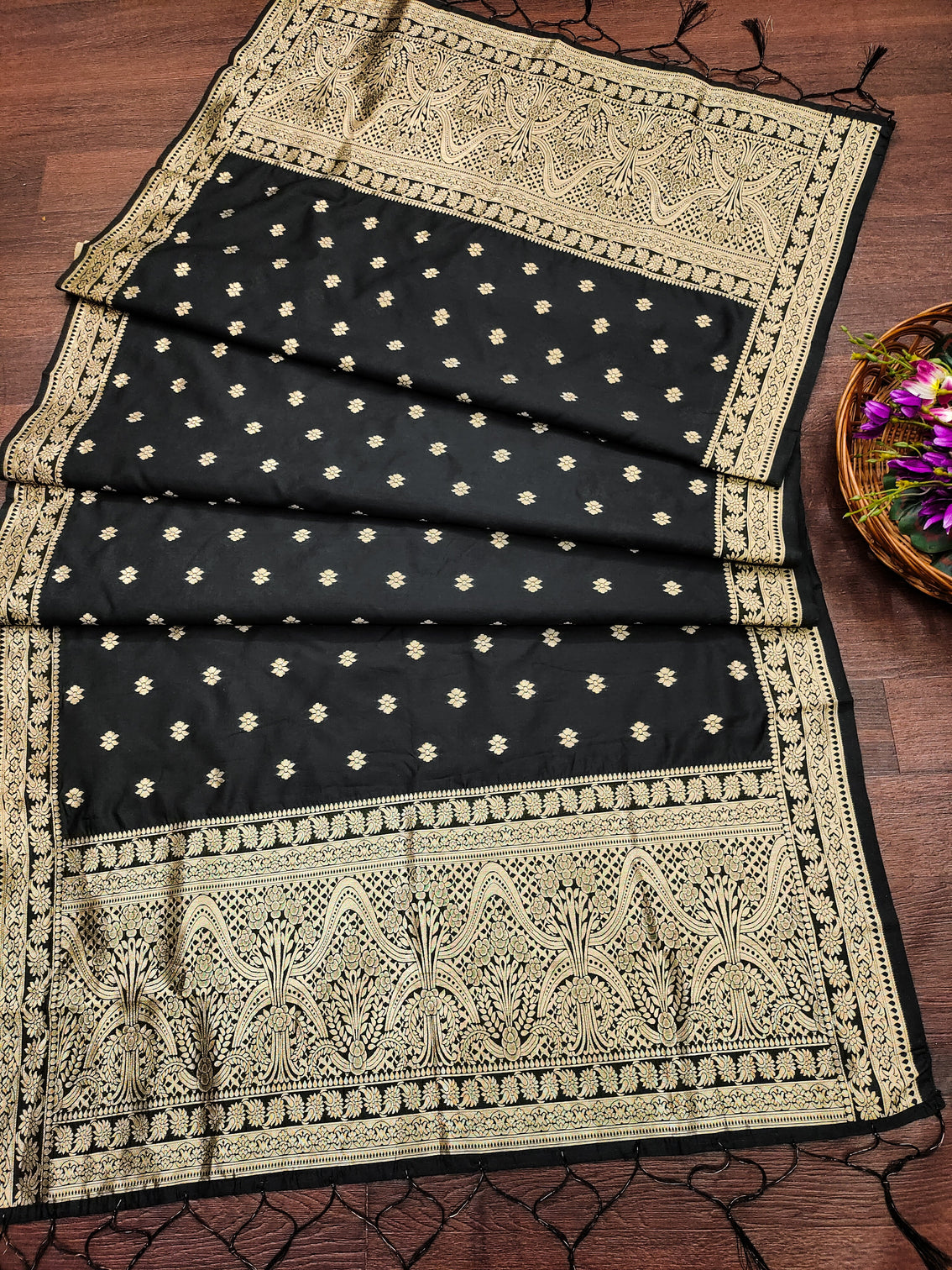 Black Banarasi Silk Blend Traditional Ethnic Woven Patola Dupatta For WOMEN | DEVANGI