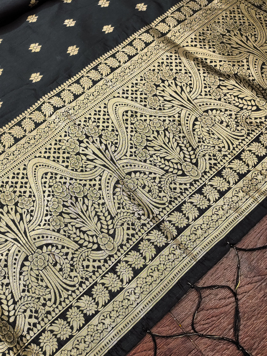 Black Banarasi Silk Blend Traditional Ethnic Woven Patola Dupatta For WOMEN | DEVANGI