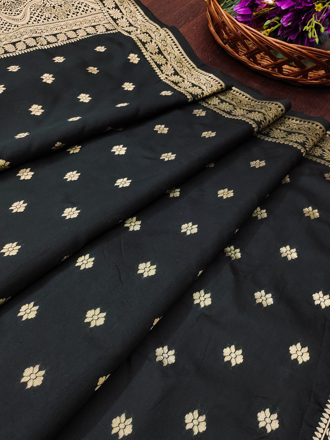 Black Banarasi Silk Blend Traditional Ethnic Woven Patola Dupatta For WOMEN | DEVANGI