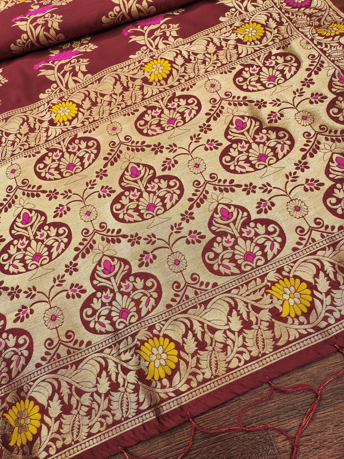 Maroon Floral Silk Blend Traditional Ethnic Banarasi Woven Patola Dupatta For WOMEN | DEVANGI