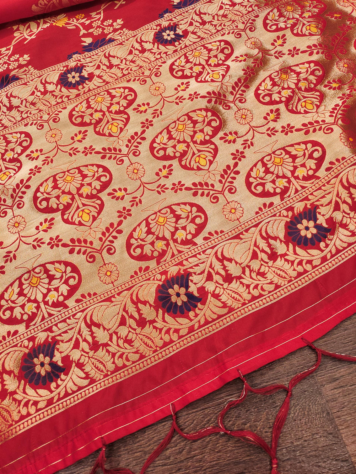 Red Floral Silk Blend Traditional Ethnic Banarasi Woven Patola Dupatta For WOMEN | DEVANGI