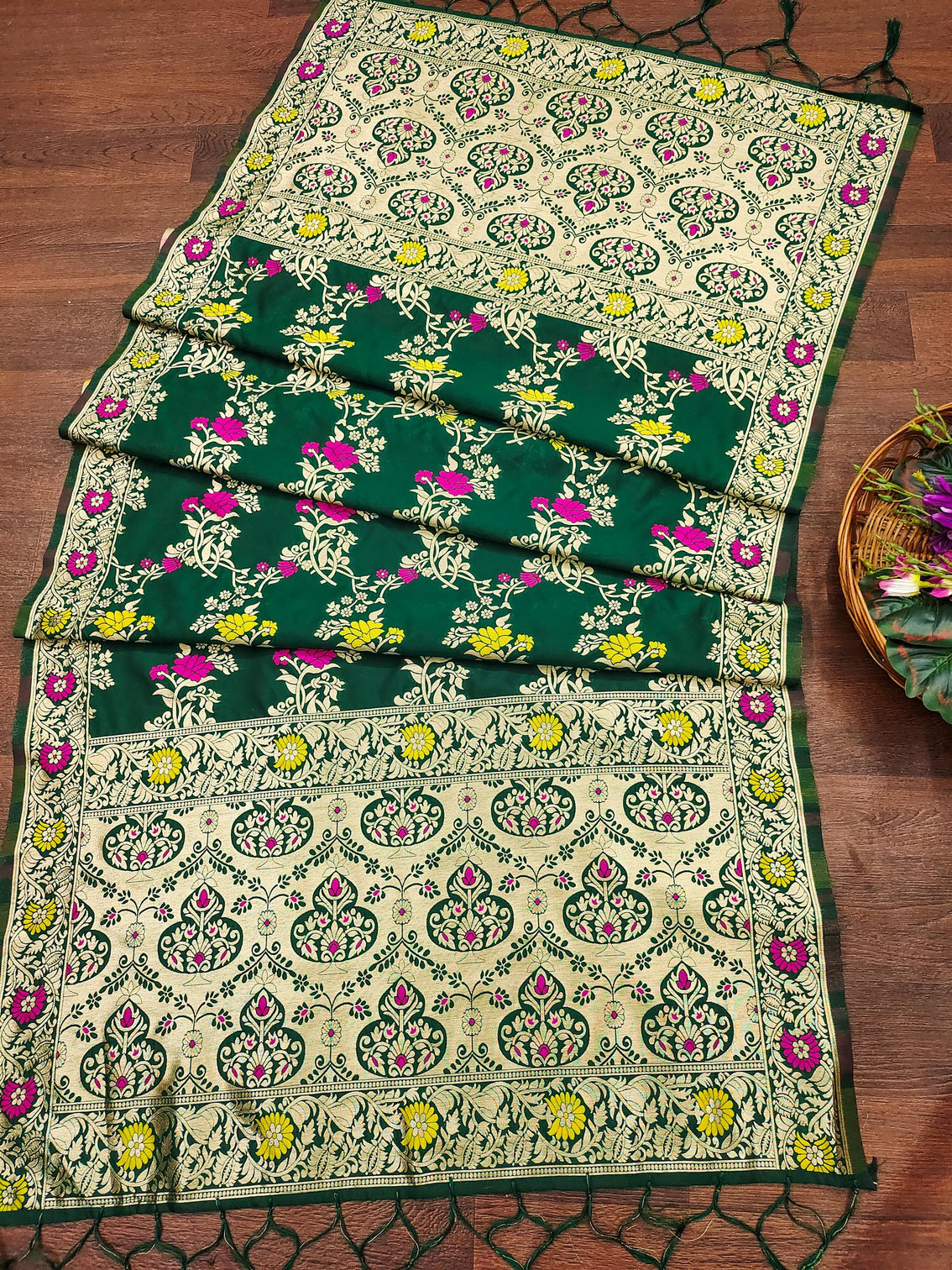Green Floral Silk Blend Traditional Ethnic Banarasi Woven Patola Dupatta For WOMEN | DEVANGI