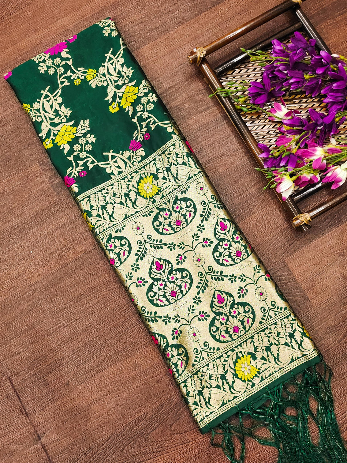 Green Floral Silk Blend Traditional Ethnic Banarasi Woven Patola Dupatta For WOMEN | DEVANGI