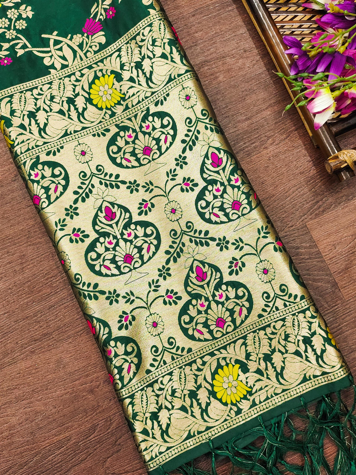 Green Floral Silk Blend Traditional Ethnic Banarasi Woven Patola Dupatta For WOMEN | DEVANGI