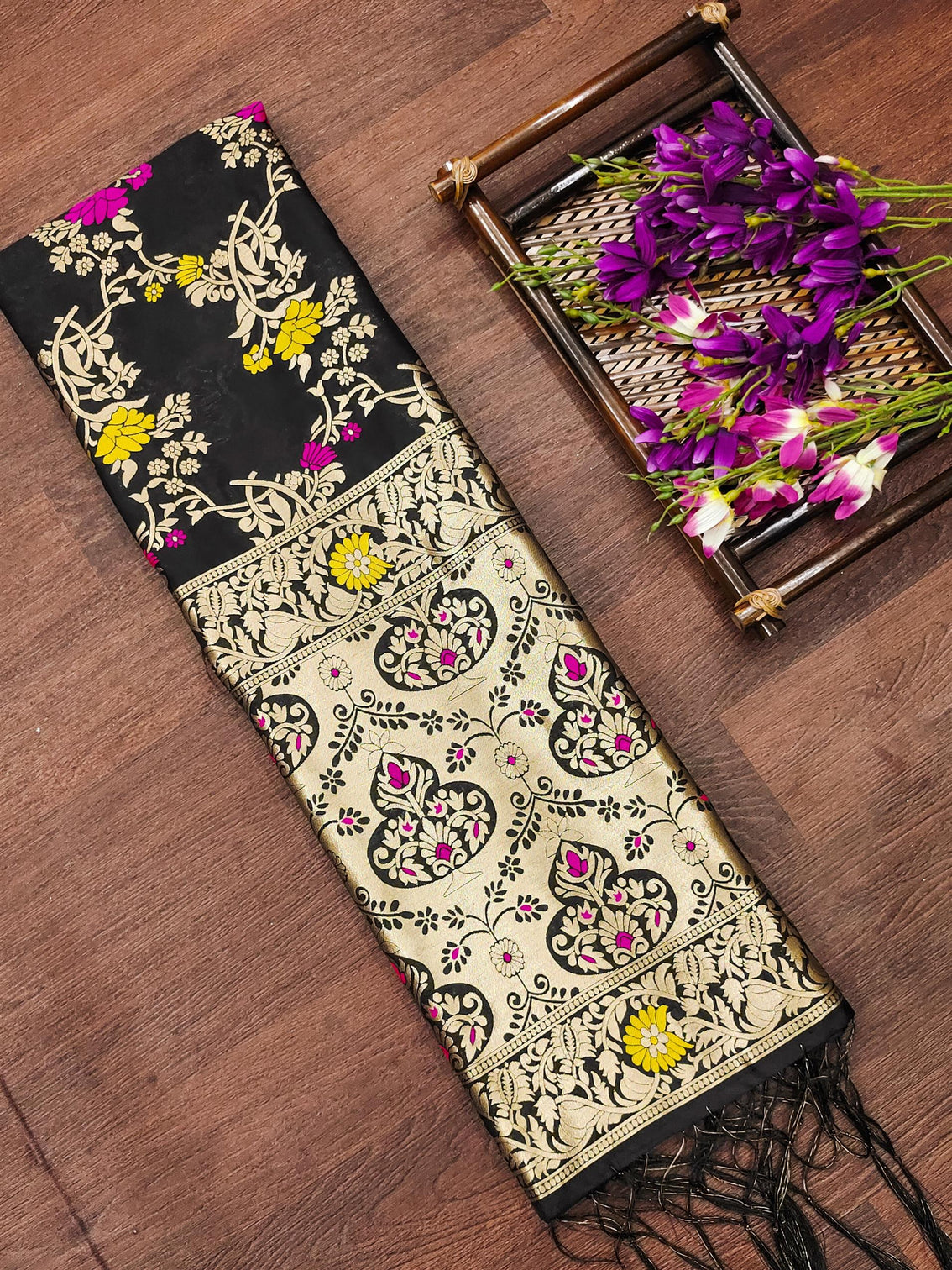 Black Floral Silk Blend Traditional Ethnic Banarasi Woven Patola Dupatta For WOMEN | DEVANGI