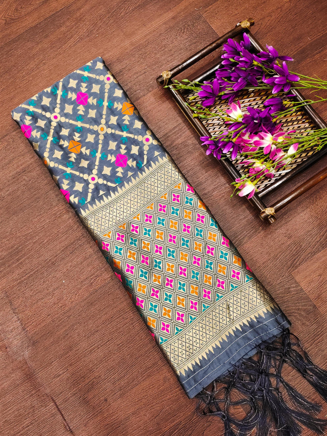 Floral Silk Blend Traditional Ethnic Banarasi Woven Patola Dupatta For WOMEN | DEVANGI